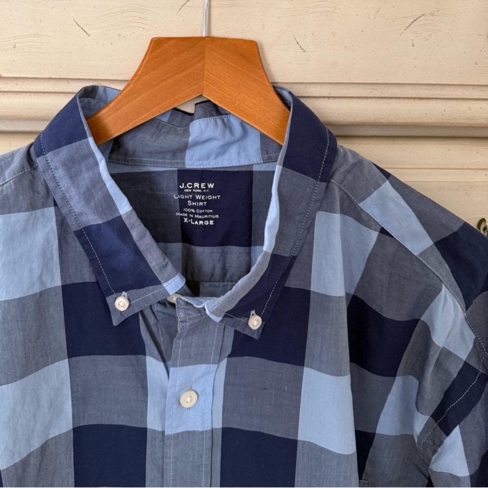 Bundle of Men’s Preppy Button Shirts - Picture 10 of 10
